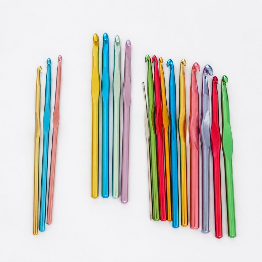 Vintage Crochet Hooks Lot Boye Susan Bates Hero Aluminum Knitting Needles